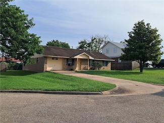 1202 Cheyenne Dr, Brenham, TX 77833