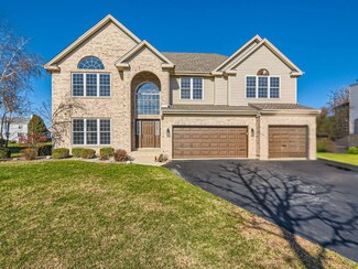 3670 White Deer Dr Unit II, Algonquin, IL 60102