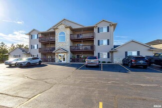 3209 S 16th Ave Unit 302, Eldridge, IA 52748
