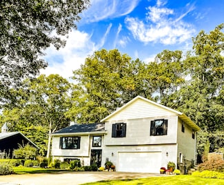 444 Grover Rd, Muskegon, MI 49442