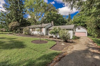 131 Fairview Rd, Chagrin Falls, OH 44022