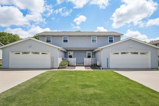 1527 Vogt Dr, West Bend, WI 53095