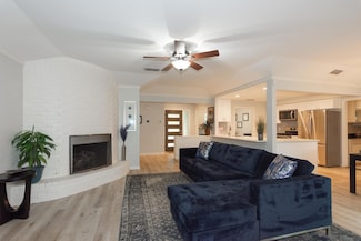 11602 Three Oaks Trail, Austin, TX 78759