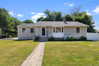 25 King St, Old Saybrook, CT 06475