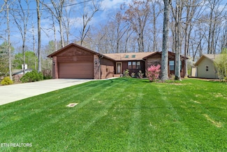 13 Oxford Cir, Crossville, TN 38558