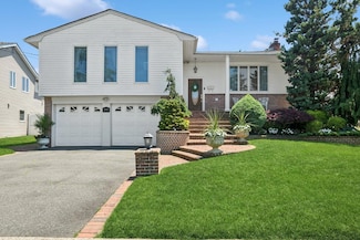 2092 Vine Dr, Merrick, NY 11566