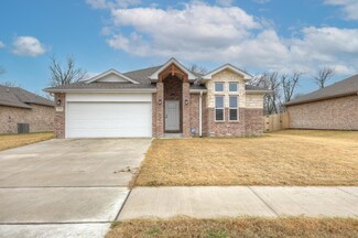 1330 Foundry Dr, Carthage, MO 64836