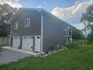 11016 W Silver Maple Dr, Kewanna, IN 46939