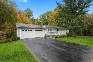 5 Beechwood Ln, South Burlington, VT 05403