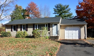 5 Shelley St, Cromwell, CT 06416
