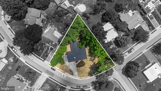 2211 Mary Ln, Broomall, PA 19008