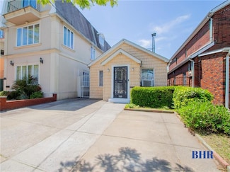 120 Norfolk St, Brooklyn, NY 11235