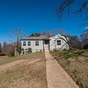 1014 Ridgeway St, Florence, AL 35630