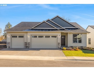 415 S Cedar St, Yamhill, OR 97148
