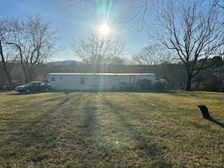 105 Byrnes St, Goodview, VA 24095