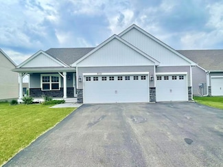 8521 Titanium Cir, Woodbury, MN 55129