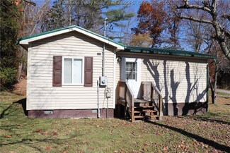 115 Central Ave, Rupert, WV 25984