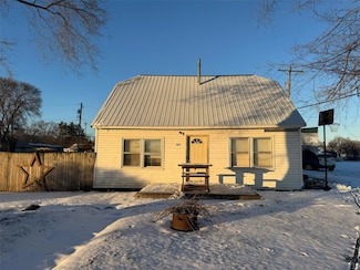 404 White St, Canton, MO 63435