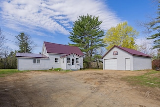 283 School St, Weld, ME 04285