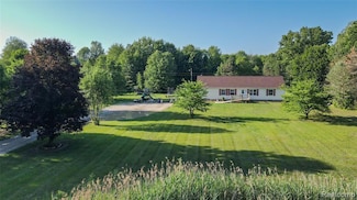 73 Dockham Rd, Columbiaville, MI 48421