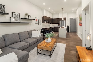 11903 NE 128th St Unit 109, Kirkland, WA 98034