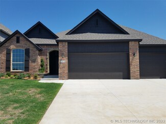 1016 W Fargo Dr, Broken Arrow, OK 74012