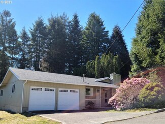 3510 Ridgeway Dr, Reedsport, OR 97467