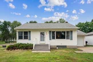 509 Park St S, Fairfax, MN 55332