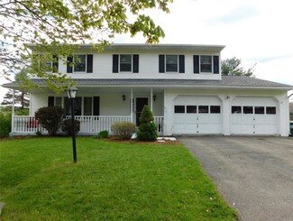 49 Country Knoll Dr, Binghamton, NY 13901