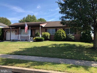 205 Rose Ln, Reading, PA 19606