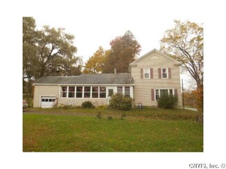 2048 New York 370, Cato, NY 13033
