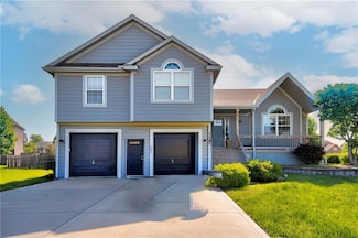3323 SW Regatta Ct, Lees Summit, MO 64082