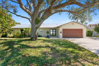 3300 Coquina Key Dr SE, Saint Petersburg, FL 33705