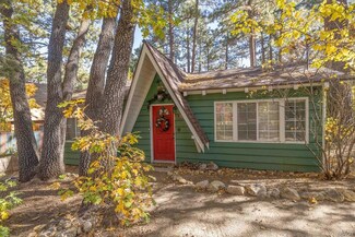 247 Victoria Ln, Sugarloaf, CA 92386