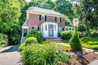 100 Woodleigh Rd, Dedham, MA 02026