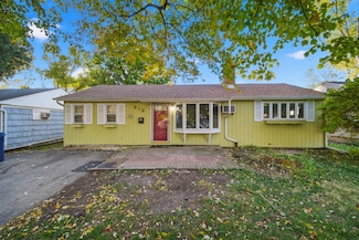 212 N Knollwood Dr, Wheaton, IL 60187