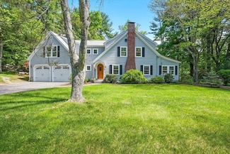 43 W Main St, Upton, MA 01568
