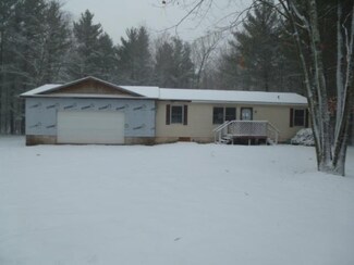 2914 W Oak St, Rothbury, MI 49452