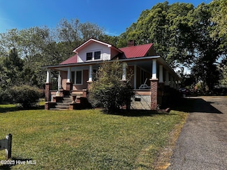 240 E Virginia Ave, Robbins, NC 27325