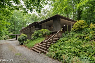 123 Manor Rd, Clinton, TN 37716