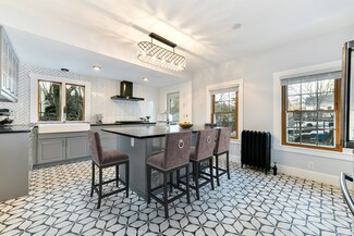 10 Pleasant St, North Easton, MA 02356