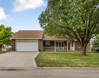 706 S 26th St, Council Bluffs, IA 51501