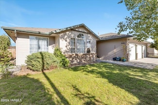 1521 S 68th Ave, Yakima, WA 98908
