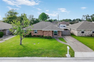 202 River Point Dr, Destrehan, LA 70047