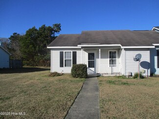 721 Pinewood Dr, Jacksonville, NC 28546