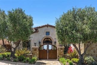 35 Shoreline Dr, Dana Point, CA 92629