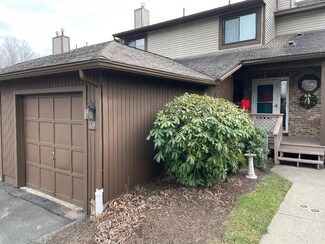 60 Dogwood Ln, Agawam, MA 01001