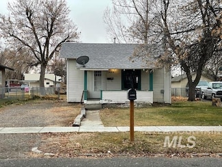 1404 8th Ave E, Twin Falls, ID 83301