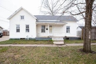 818 11th Ave SE, Cedar Rapids, IA 52401