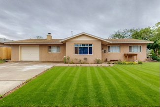 1523 Conchas St NE, Albuquerque, NM 87112